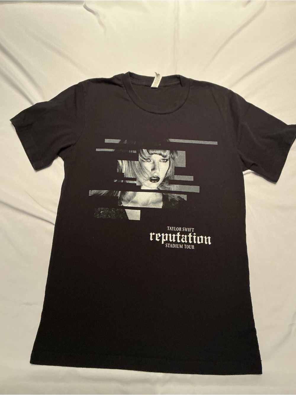 Taylor Swift Reputation Stadium Tour Black Graphic Tee Size S